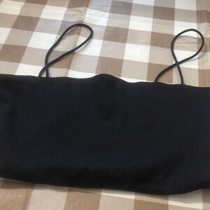 🟢10/$10 - SHEIN Black Ribbed Crop Top